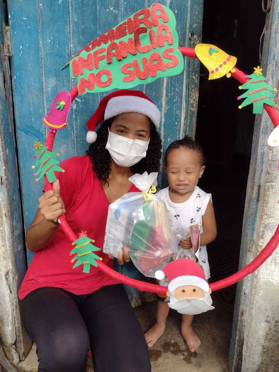 Camacã: Programa Primeira Infância no SUAS Criança Feliz entrega cesta de Natal para 300 famílias
